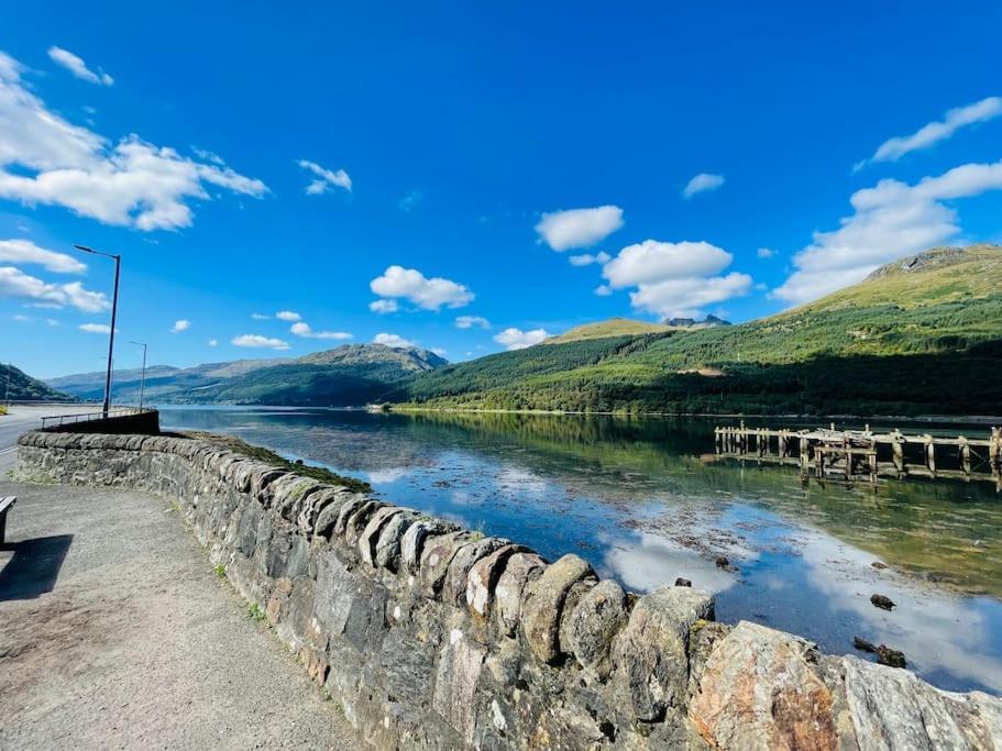 Cheerful Stays: 4 Bedroom Cottage In Arrochar Exteriör bild