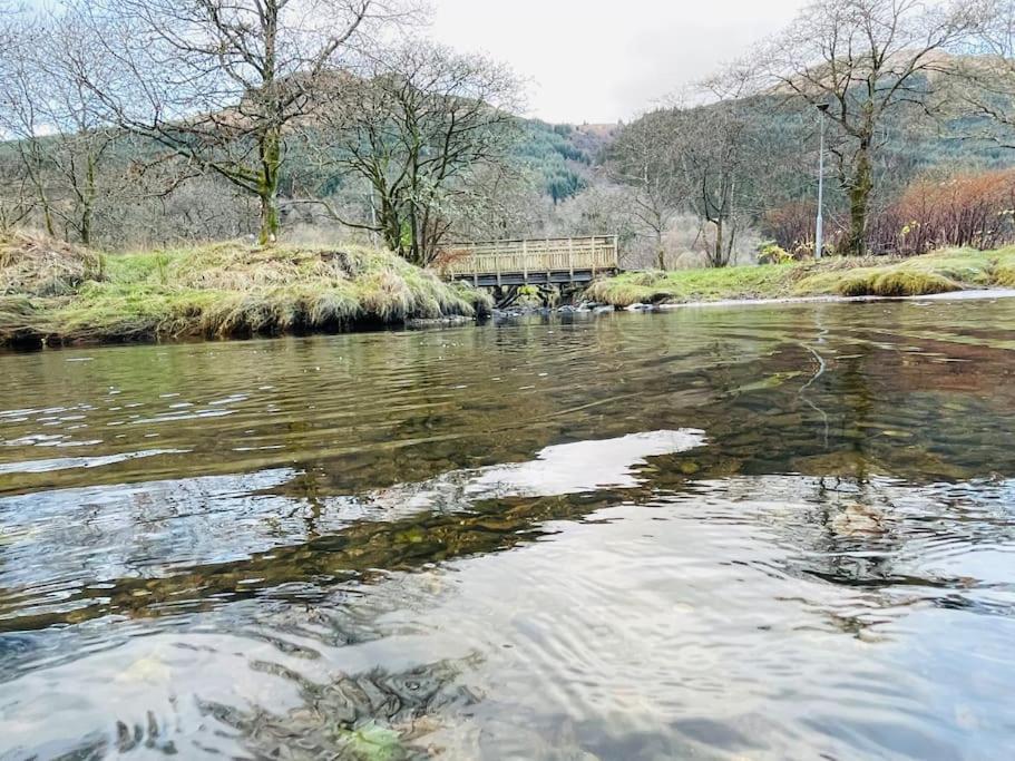 Cheerful Stays: 4 Bedroom Cottage In Arrochar Exteriör bild