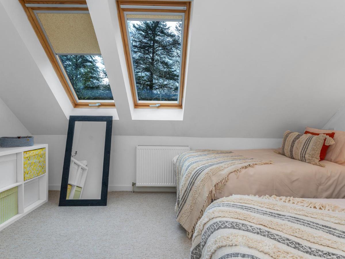 Cheerful Stays: 4 Bedroom Cottage In Arrochar Exteriör bild